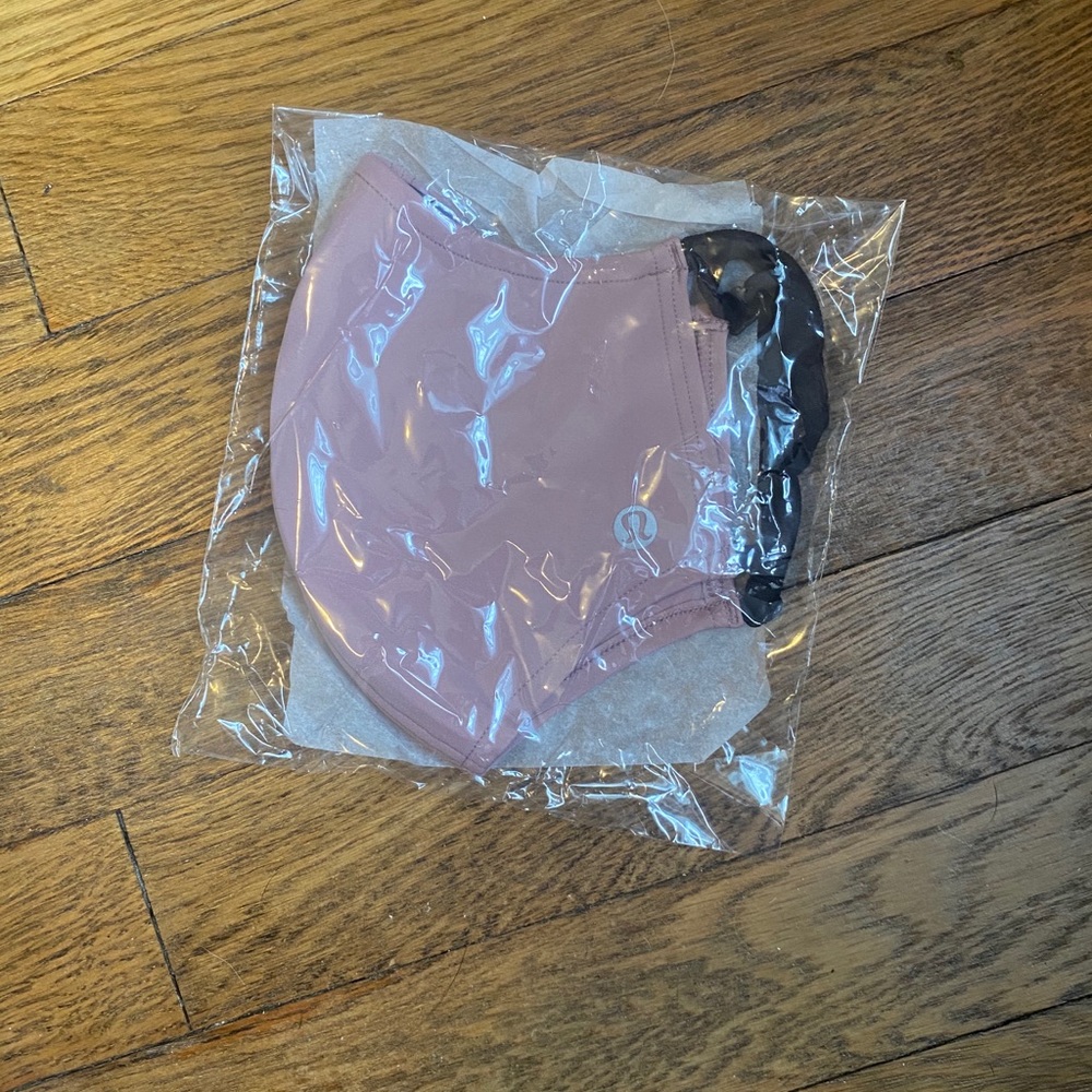 Lululemon Face Mask